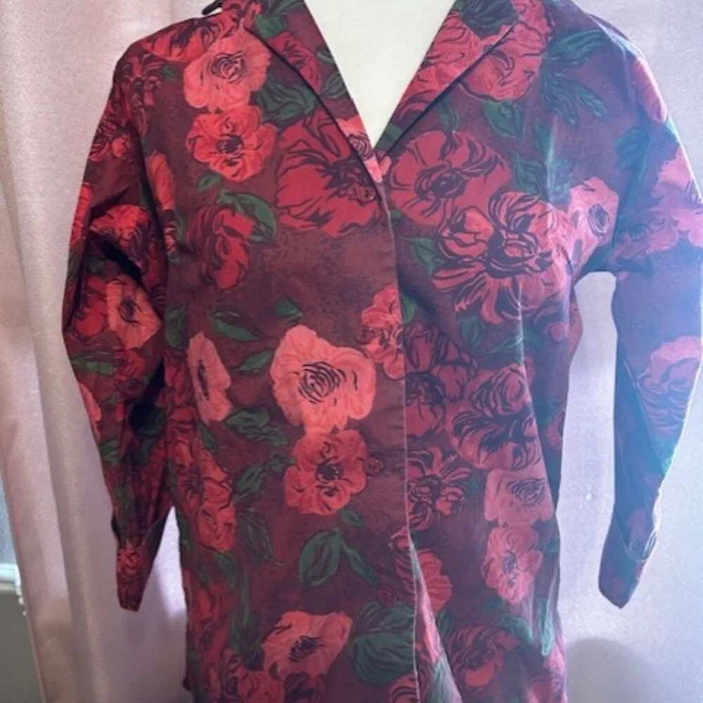 VIXEN BY MICHELINE PITT 1950's Blouse in CHOCOLATE ROSES - Picture 1 of 2
